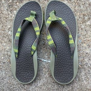 Women’s Chaco flip flop size 9